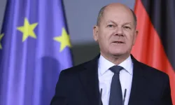 Scholz: Burada çalışan Suriyeliler hoş karşılanmaya devam edecek