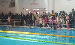 Muradiye'de yarı olimpik yüzme havuzu hizmete girdi