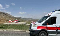 Ambulans helikopter Başkale'deki hasta için havalandı