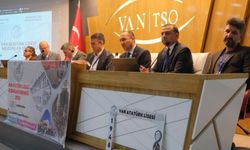 Van Atatürk Lisesi'nde paneller dizisi...