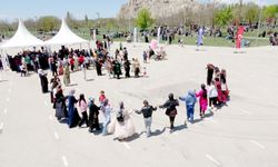 Van'da Hıdırellez etkinliği renkli görüntülere sahne oldu