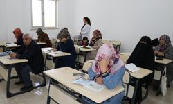İpekyolu'ndaki okuma yazma kurslarına yoğun ilgi...