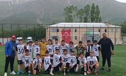 Özalp Gençlikspor U12'de şampiyon...