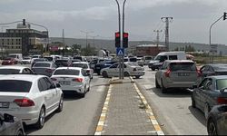 Van-Edremit yolunda trafik yoğunluğu…