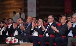 Bakan Tekin, Halk Dansları Topluluğu'nun gösterisini izledi