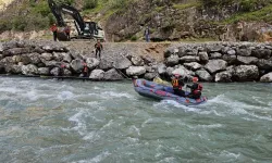 Hakkari'de suya düşen Neçir Kom’u arama çalışmaları 13. gününde