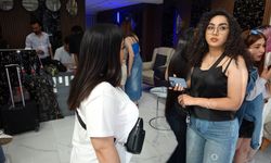 Van’da Çifte Bayram: Turist Geldi, Esnaf Güldü