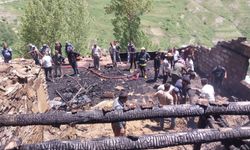Van'da Ev Yangını: 14 Yaşındaki Çocuk Hayatını Kaybetti