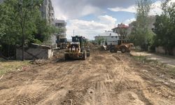 İpekyolu Belediyesi Yol ve Kaldırım Çalışmalarına Hız Verdi