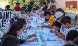 Van'da Çocuklar Hayallerini Tuvale Taşıdı: Ressam Melis Doğan Öğrencilerle Buluştu