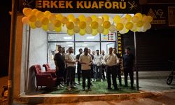 Van Karşıyaka’da MAD Erkek Kuaförü Hizmete Açıldı