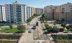 Van Büyükşehir Belediyesi Suvaroğlu Caddesi’nde yenileme çalışmalarına başladı