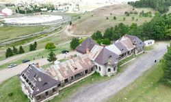 Tarihi Yapının Hali İçler Acısı