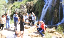 Girlevik Şelalesi sonbaharda ilgi odağı