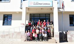 Van'da Öğrencilere Kızılay Desteği