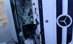 Bitlis-Van kara yolunda tır devrildi: 1 yaralı