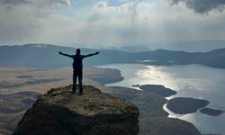 Van Gölü Havzası’nın Gizli Cenneti: Nemrut Krater Gölü Yürüyüşüyle Tanıtıldı