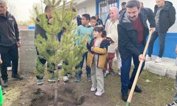 Arpaçay’da 11 Kasım Milli Ağaçlandırma Günü’nde Fidan Dikildi