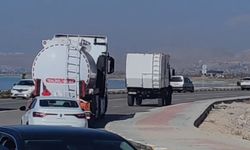 Van’da Milyonluk Yol Risk Altında: Ağır Araçlar Sahil Yolunu Tehdit Ediyor