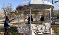 Van Tuşba Belediyesi Esenyurt Parkı’nda Çardakları Yeniledi