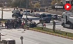 Van’da Adliye Önünde Araç Takla Attı: 2 Yaralı