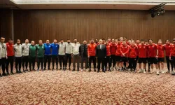 Mansur Yavaş, Vanspor’u Ziyaret Etti!