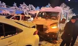 Van’da İpekyolu Caddesi’nde 4 Araç Birbirine Girdi: 4 Yaralı