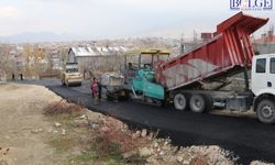Edremit Belediyesi asfalt çalışmalarını sürdürüyor