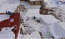 Van Çatak’ta Kar Alarmı: 1 Metrelik Kar İçin Kürek Seferberliği