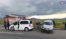 Van'da 3 Kişinin Öldüğü Kavşakta Bir Kaza Daha! 4 Yaralı