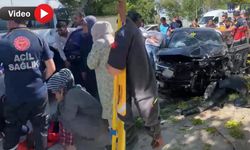 Van’da öğrenci servisi ile otomobil çarpıştı: Yol trafiğe kapandı