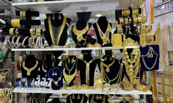 Van’da Düğünlerde Yeni Trend: İmitasyon Setlerle Milyonluk Görünüm