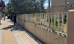 Van’da LGS Heyecanı: Öğrenciler Ter Dökerken Aileler Dışarıda Bekledi