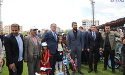 Van’da “Kitap Van” ve “Spor Van” Projelerinde Öğrencilere Ödül