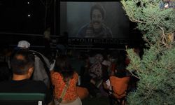 Van’da Kadir İnanır anısına açık havada sinema akşamı