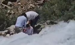 Kanispi Şelalesi'nde Akıntıya Kapılan Çocuğu Vatandaşlar Kurtardı