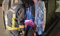 Van’da kontrolden çıkan kamyonet yan yattı! Yeni TOKİ yolunda 3 kişi yaralandı