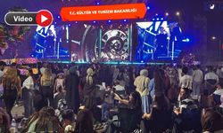 Van Kültür Yolu Festivali'nde Kıraç Rüzgarı: Binlerce Kişi Şarkılara Eşlik Etti