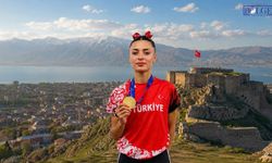 Van YYÜ Öğrencisi 22 Ülke Arasında Şampiyon Oldu: Çifte Altın Zaferi