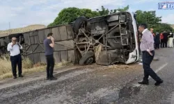 Yolcu otobüsü devrildi: 1 ölü, 40 yaralı