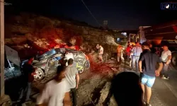 Feci Kaza: Otomobil Kamyonla Çarpıştı, 3 Ölü, 5 Yaralı