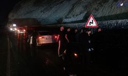 Van-Hakkari Yolunda Maddi Hasarlı Kaza