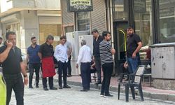 Van’da aracı kadının üzerine süren sürücüye esnaftan dayak