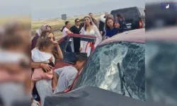 Gelin Götüren Konvoyda Feci Kaza: 2 Kişi Hayatını Kaybetti, 4 Yaralı