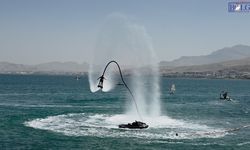Van Gölü’nde Görsel Şölen! Flyboard Gösterisi Büyük İlgi Gördü
