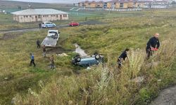 Hafif ticari araç şarampole devrildi: 2 yaralı