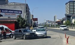 Elazığ’da Trafik Kazası! İki Otomobil Çarpıştı, 1 Kişi Yaralandı