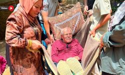 Van’da 80 Yaşındaki Hasta Hâlâ Hastaneye Battaniyeyle Taşınıyor