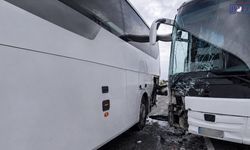 Van-Muş Seferindeki Otobüsler Kazaya Karıştı: 3 Kişi Yaralandı