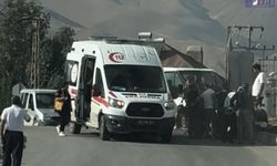 Minibüs ile Pikap Çarpıştı: 4 Yaralı